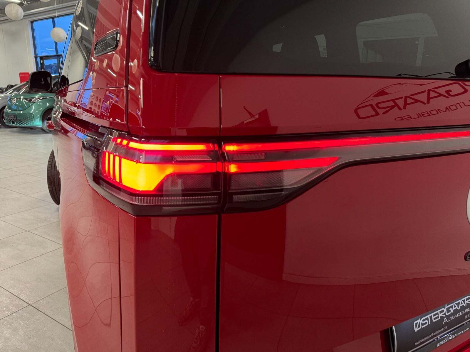 Rød VW ID.Buzz fra 2025