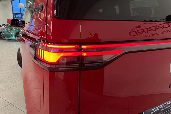 Rød VW ID.Buzz fra 2025
