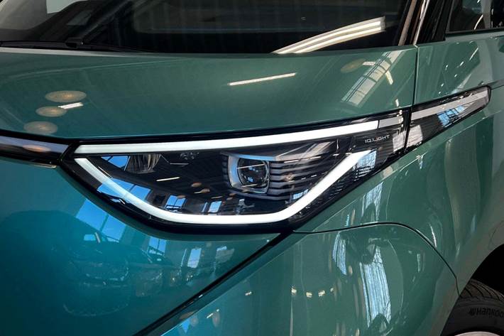 Grøn VW ID.Buzz fra 2025