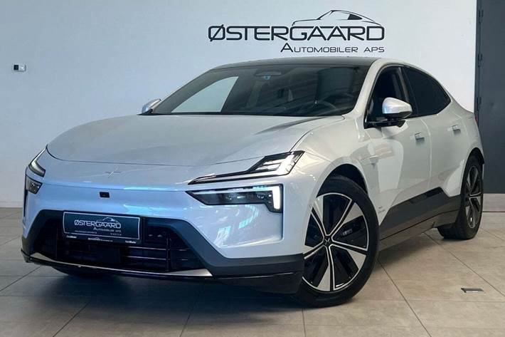 Sølv Polestar 4 fra 2025