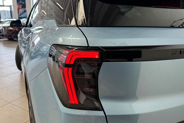 Blå Ford Explorer fra 2024