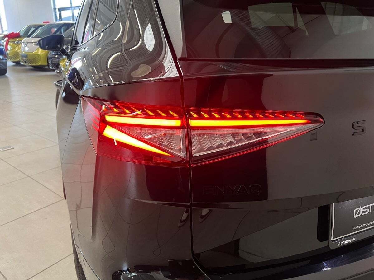 Sort Skoda Enyaq fra 2025