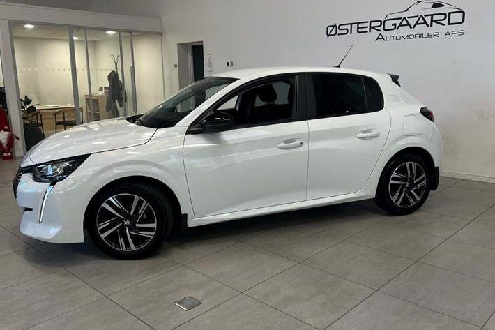 Hvid Peugeot 208 fra 2023