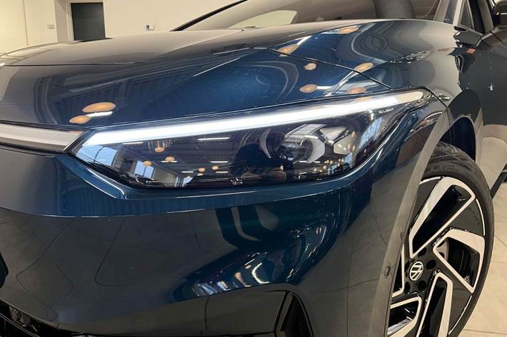 Blå VW ID.7 fra 2024