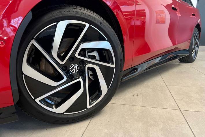 Rød VW ID.7 fra 2025