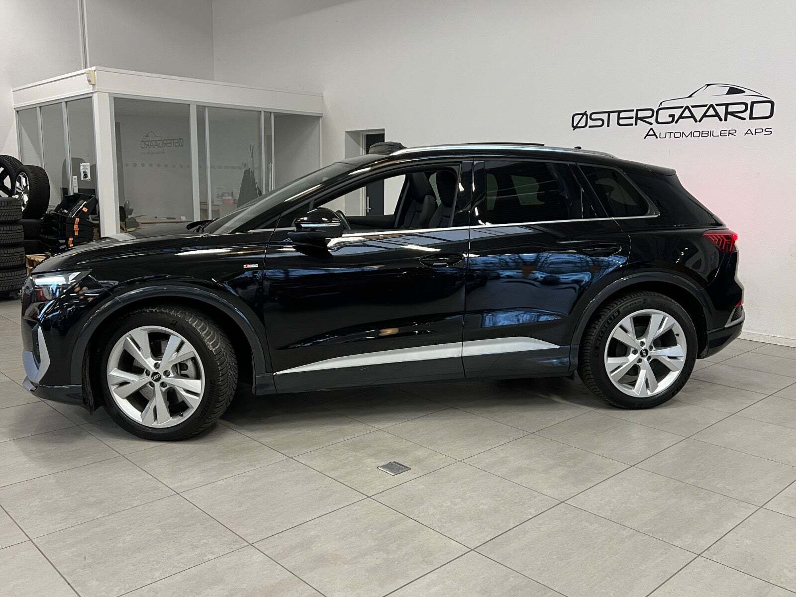 Sort Audi Q4 e-tron fra 2024