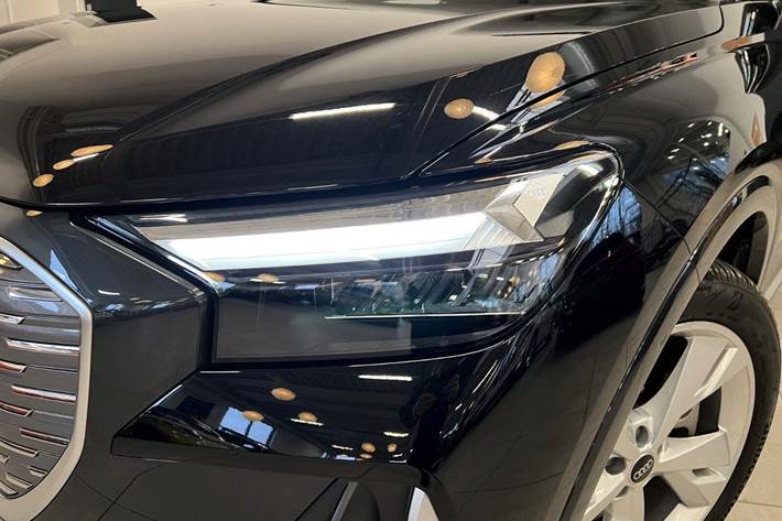 Sort Audi Q4 e-tron fra 2024