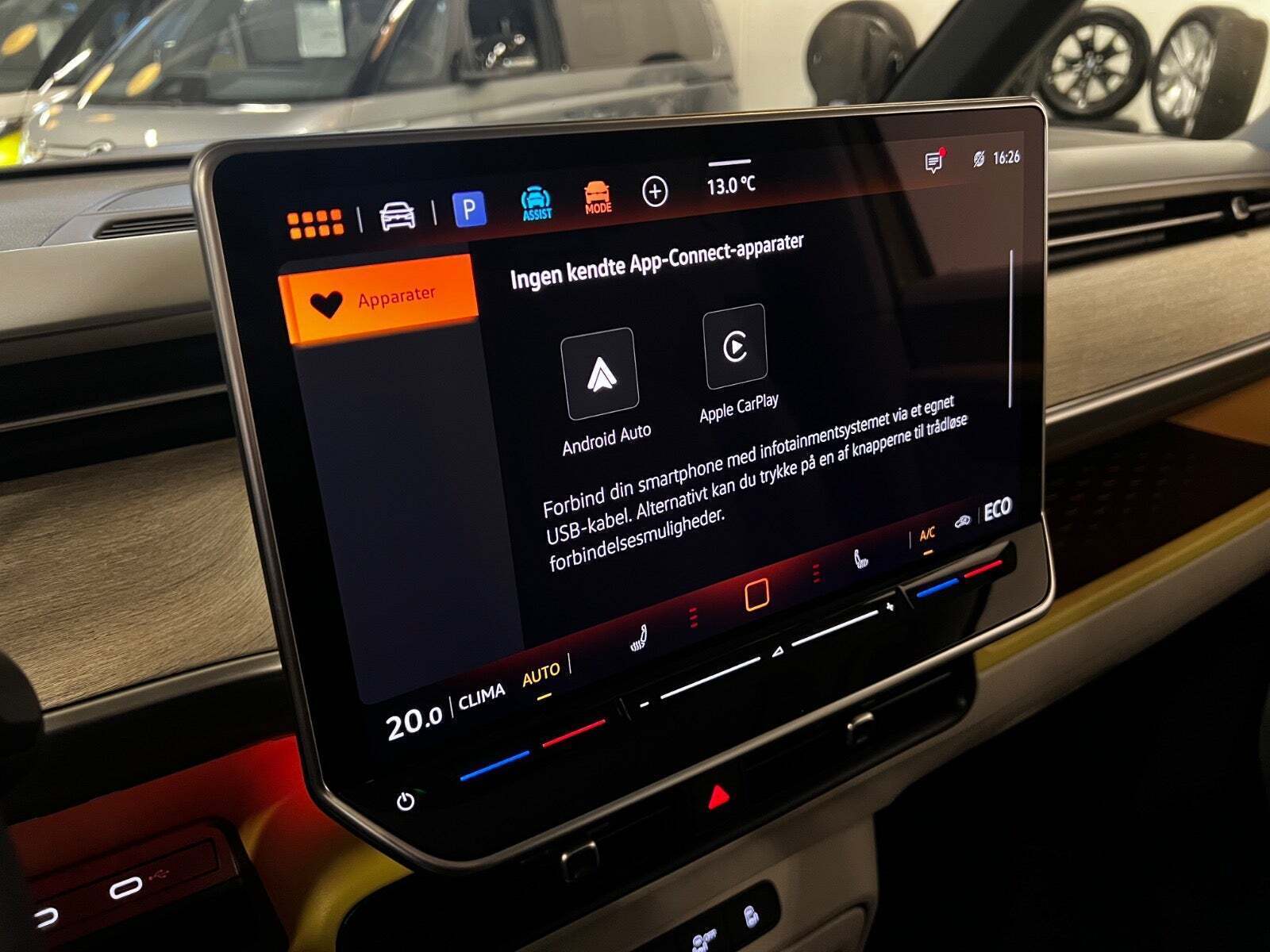 Gul VW ID.Buzz fra 2025
