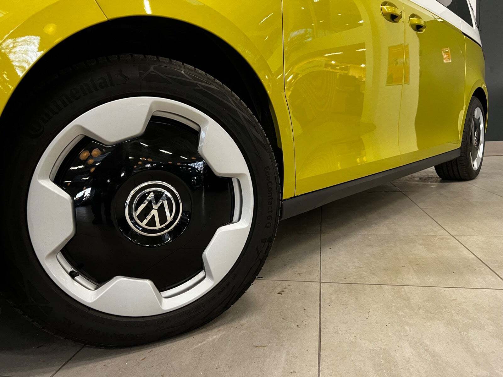 Gul VW ID.Buzz fra 2025