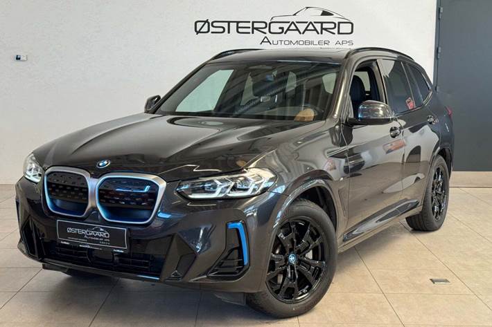 Grå BMW iX3 fra 2024