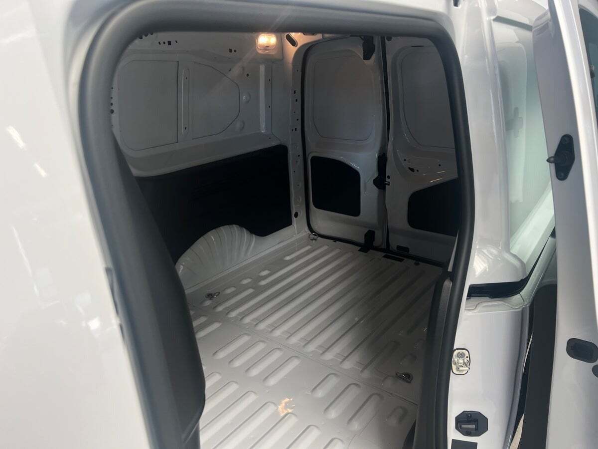 Hvid Toyota ProAce City fra 2025