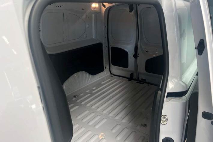 Hvid Toyota ProAce City fra 2025