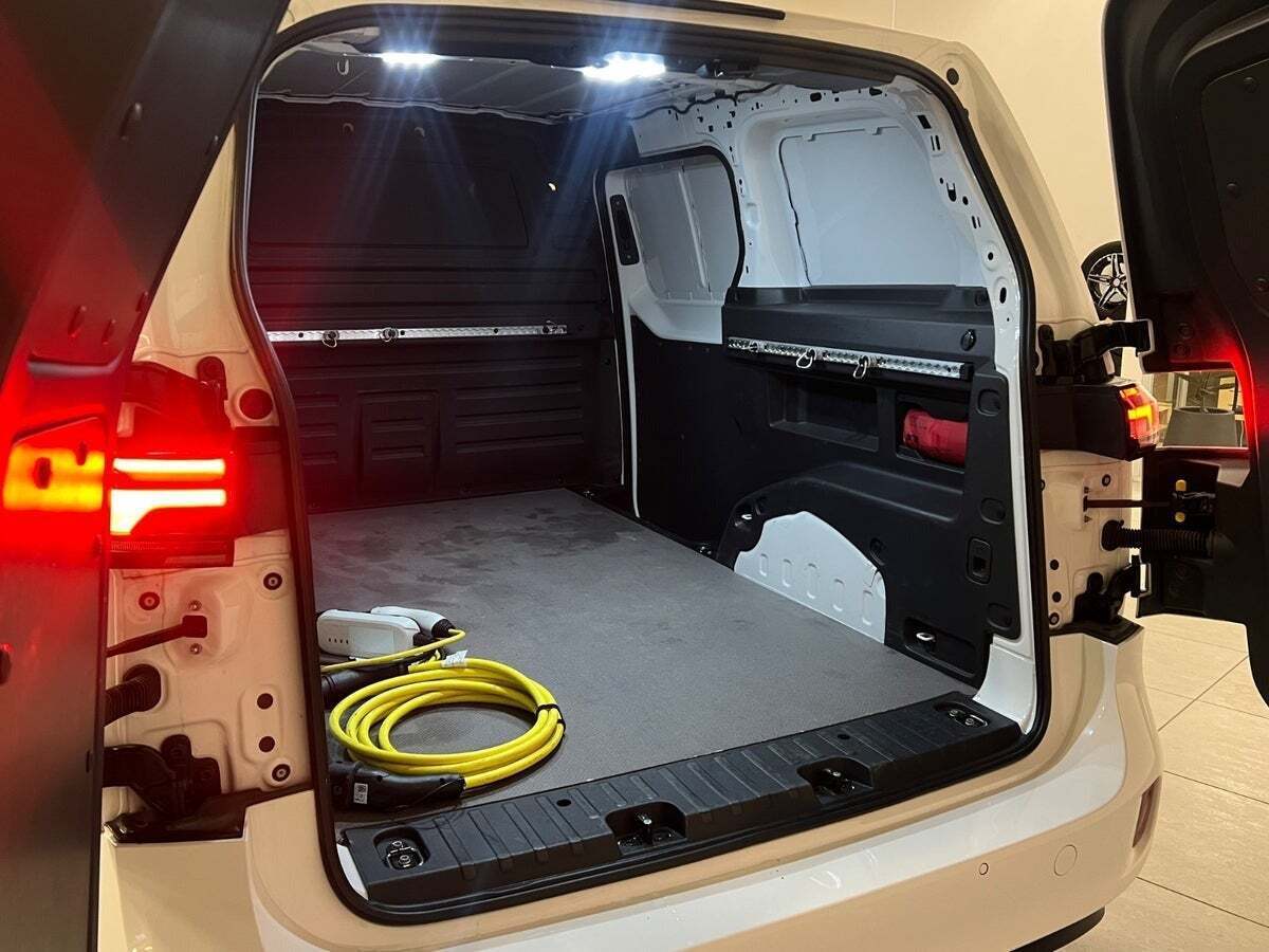 Hvid VW ID.Buzz fra 2023