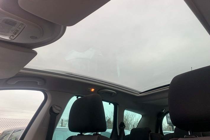 Grå Peugeot 308 fra 2012