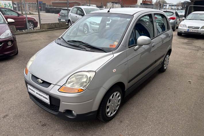 Sølv Chevrolet Matiz fra 2008 set udefra