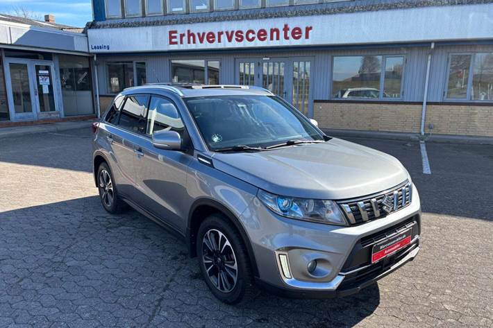 Grå Suzuki Vitara fra 2018