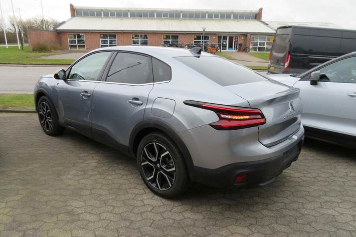 Grå Citroën ë-C4 X fra 2023