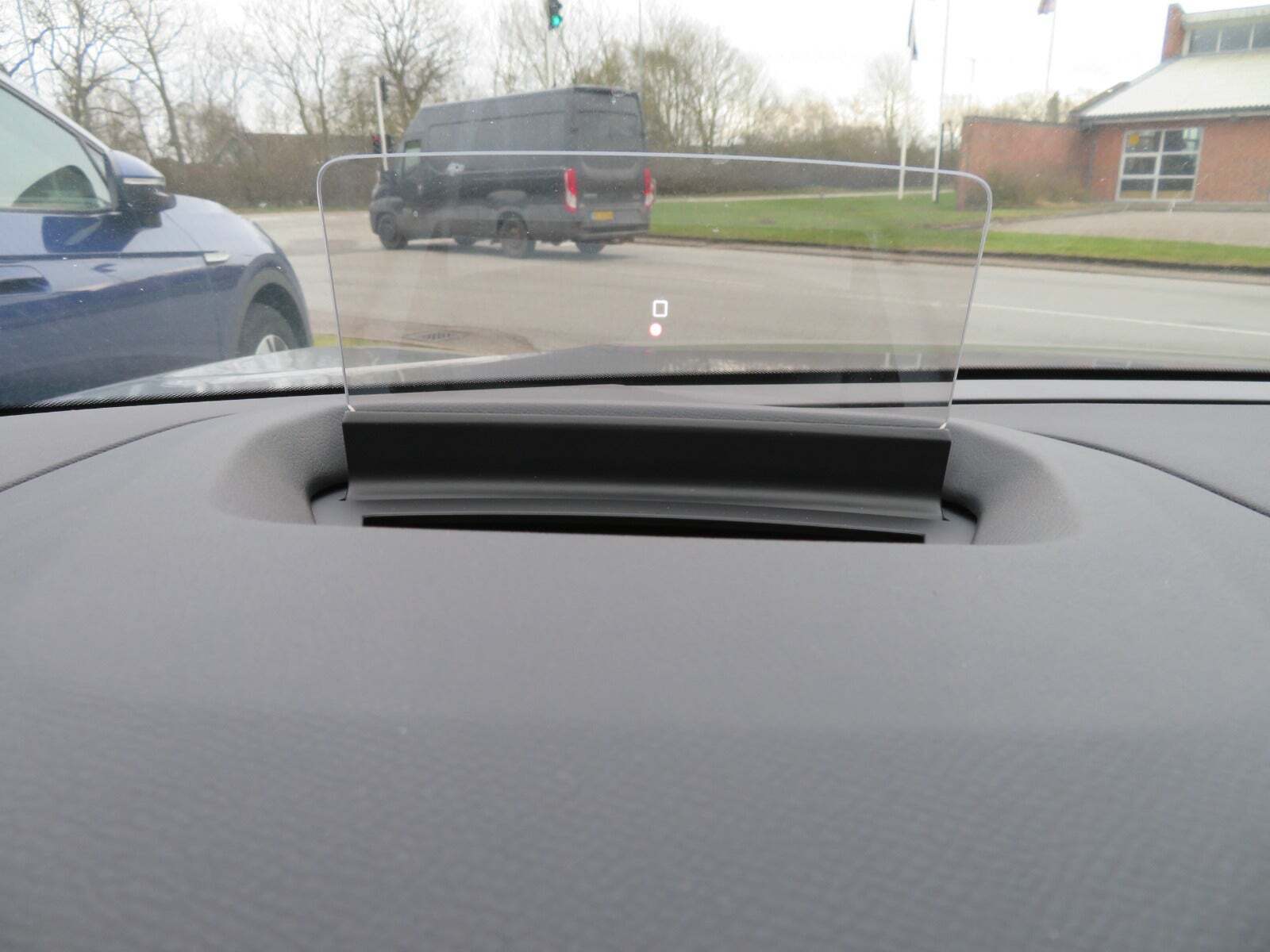 Grå Citroën ë-C4 X fra 2023