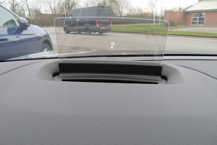 Grå Citroën ë-C4 X fra 2023