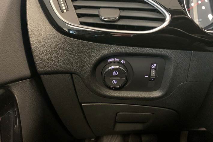 Sølv Opel Astra fra 2021