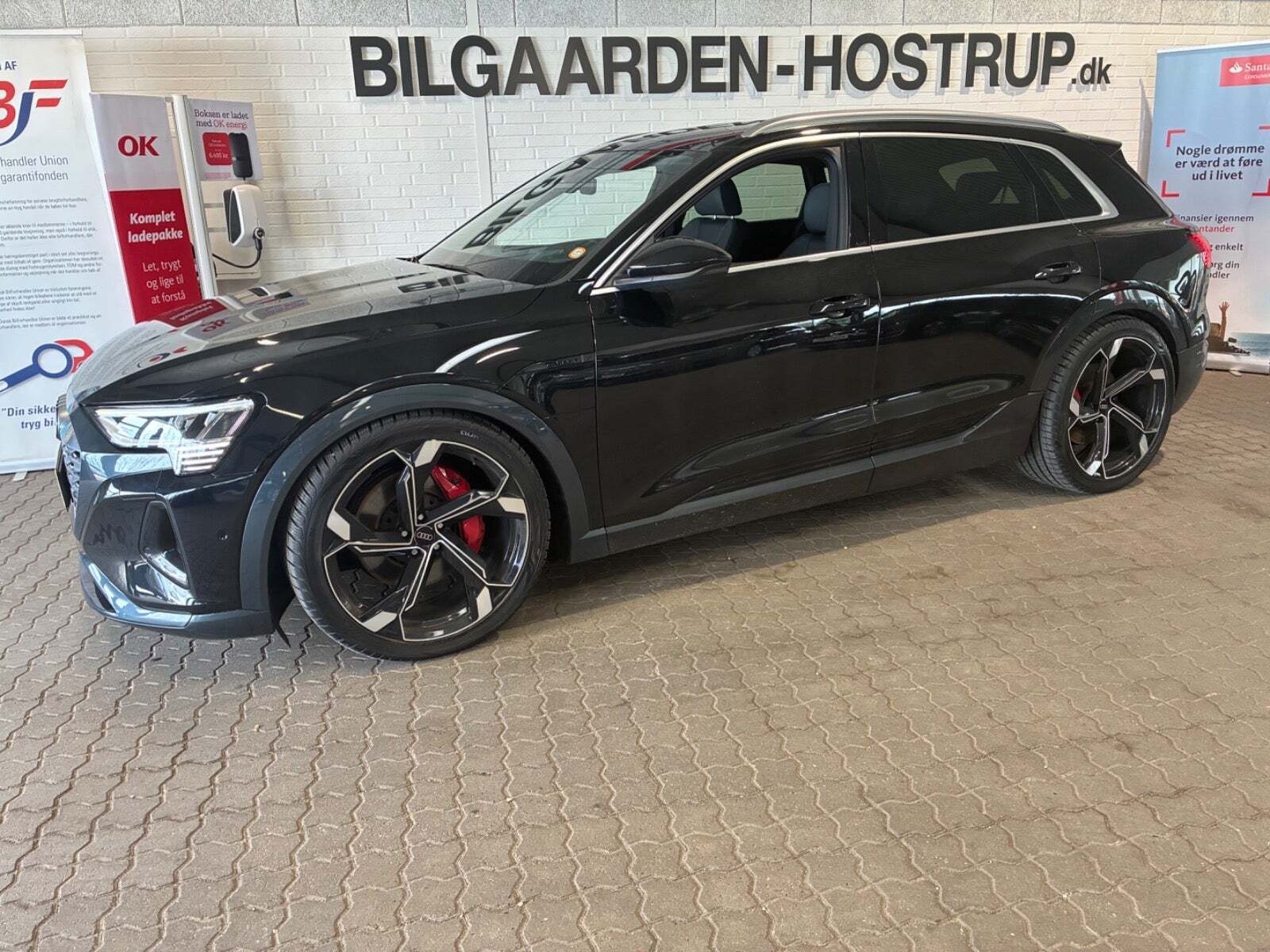 Sort Audi Q8 e-tron fra 2024