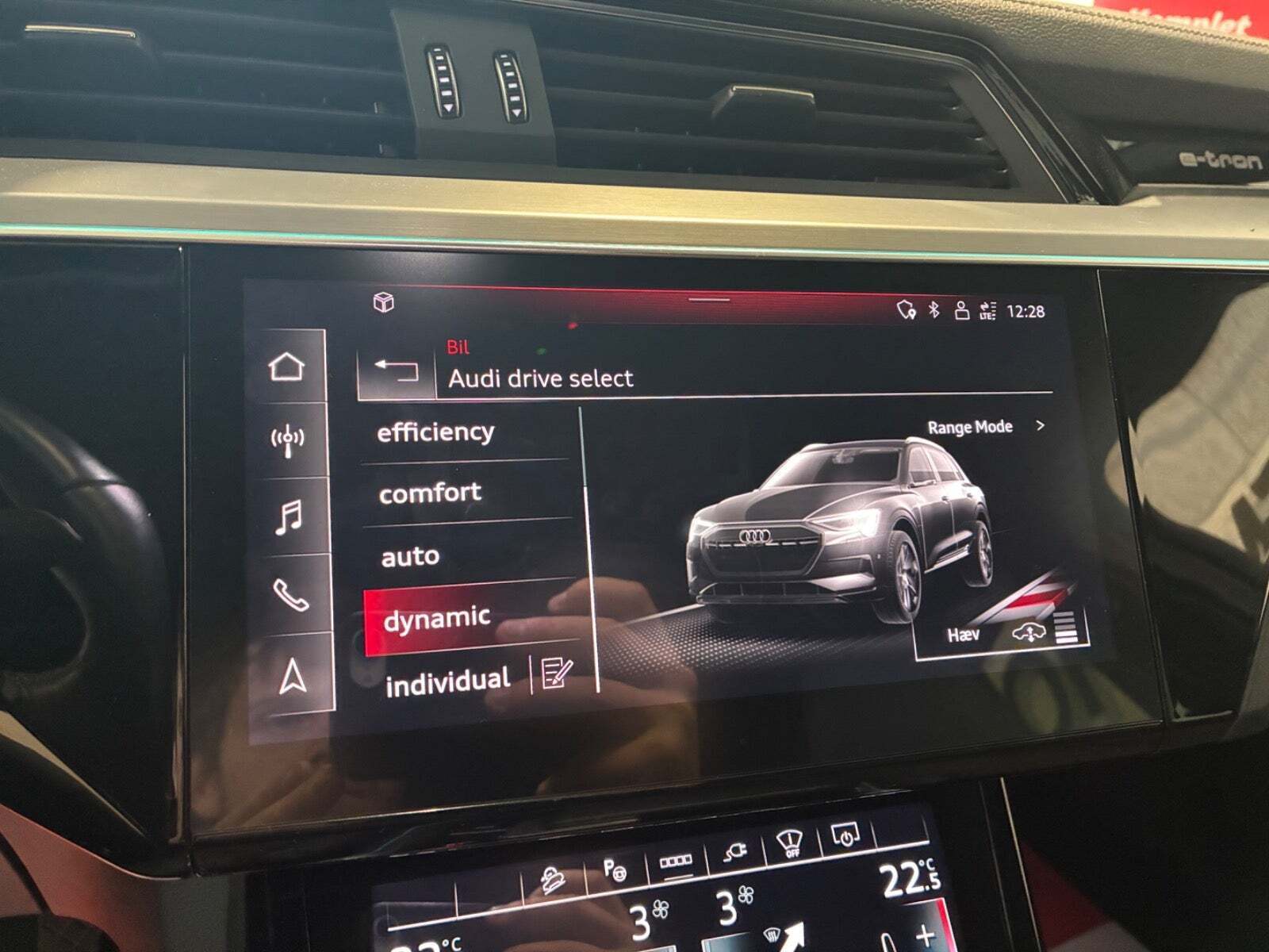Sort Audi Q8 e-tron fra 2024