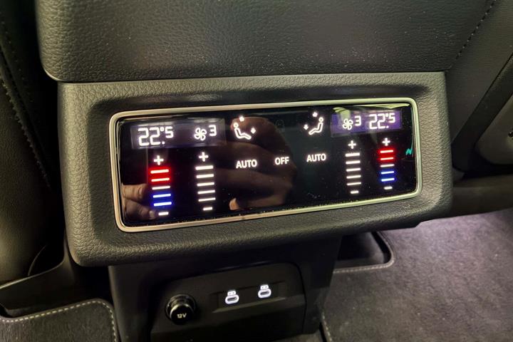 Sort Audi Q8 e-tron fra 2024