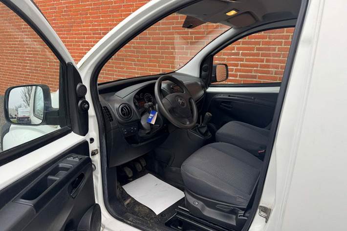 undefined Citroën Nemo fra 2013 set indefra