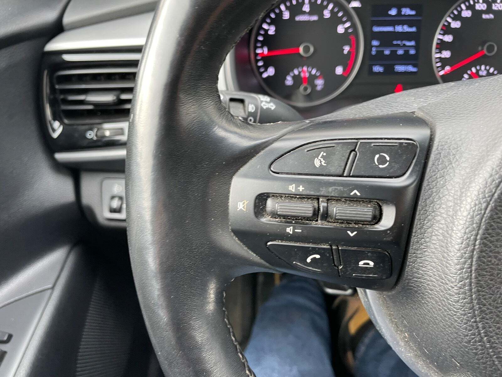 Rød Kia Stonic fra 2019