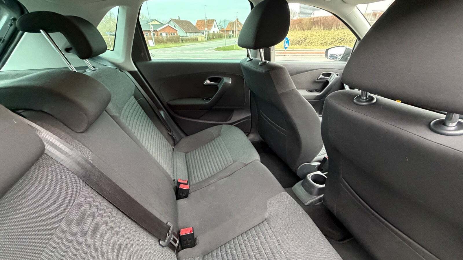 Grå VW Polo fra 2012