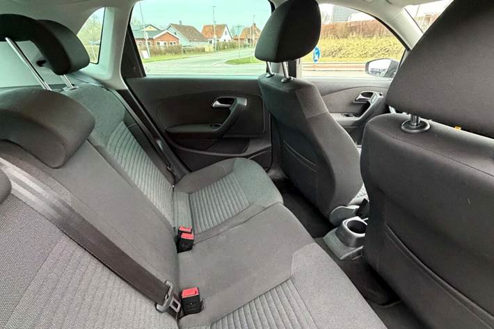 Grå VW Polo fra 2012