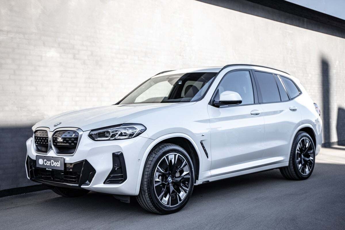 Hvid BMW iX3 fra 2023