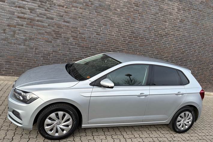 Sølv VW Polo fra 2020