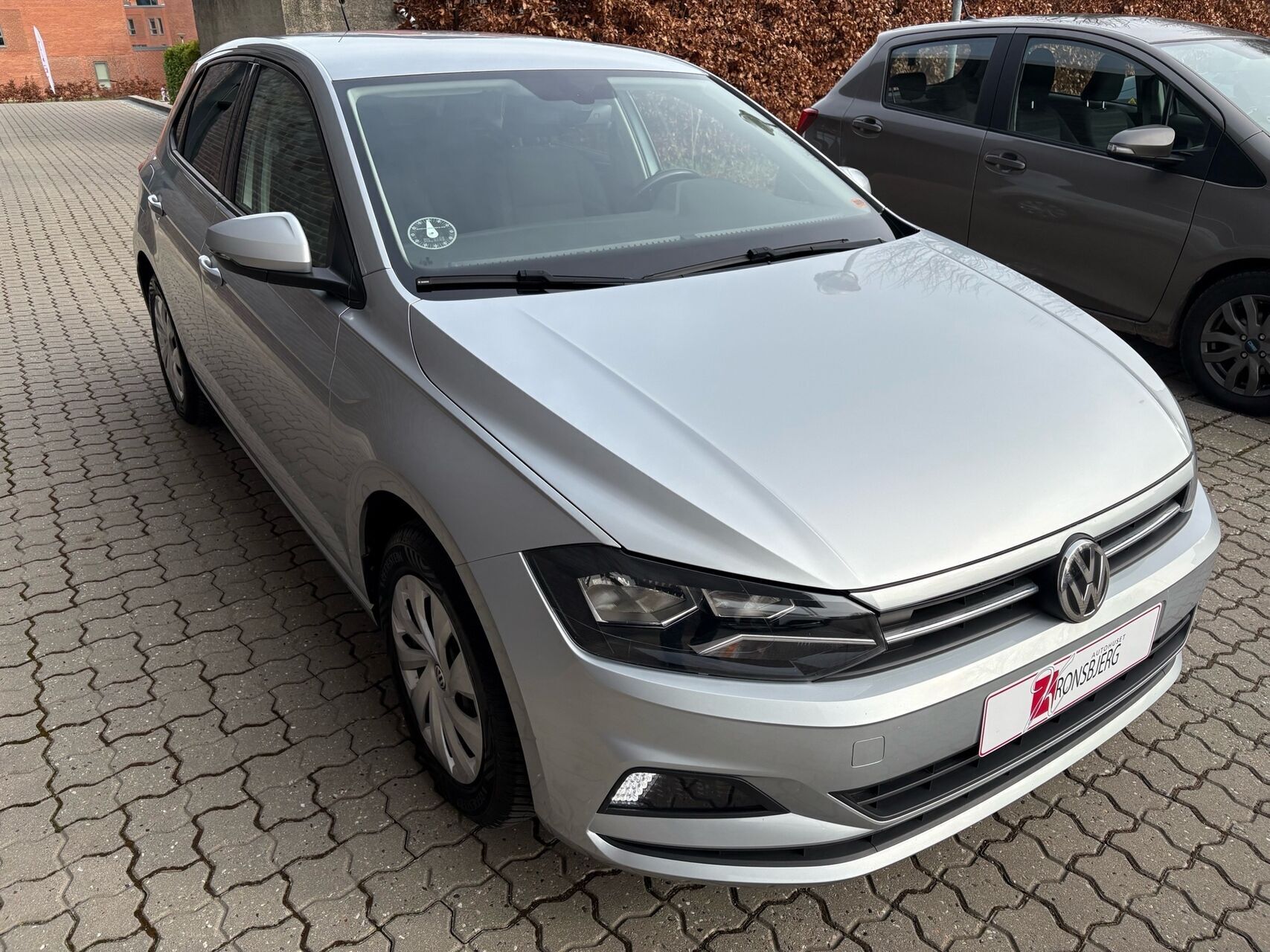 Sølv VW Polo fra 2020