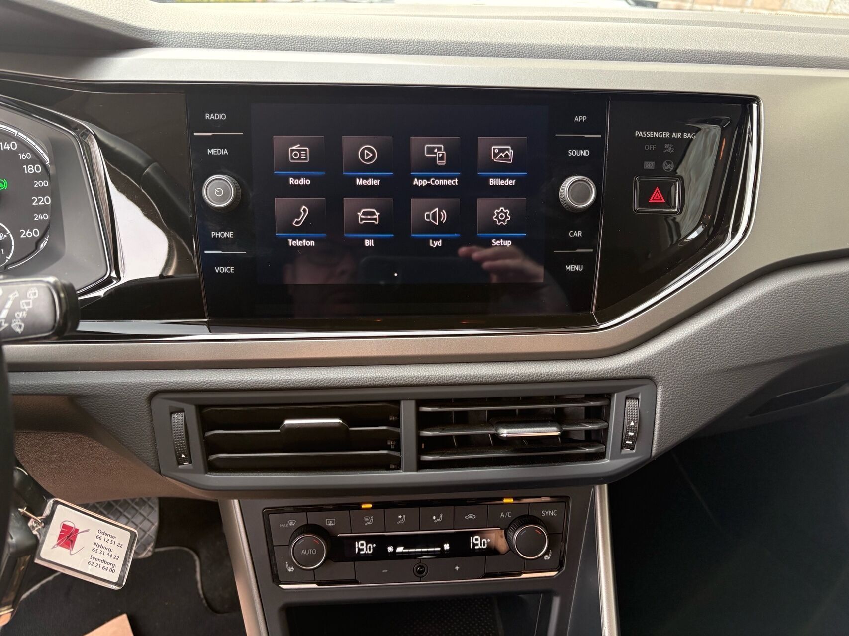 Sølv VW Polo fra 2020