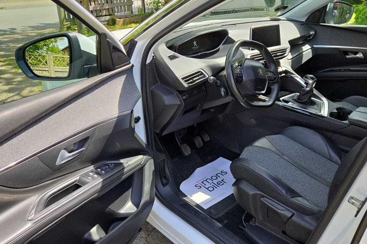 Hvid Peugeot 5008 fra 2017