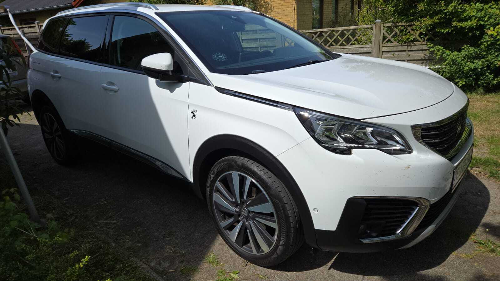 Hvid Peugeot 5008 fra 2017