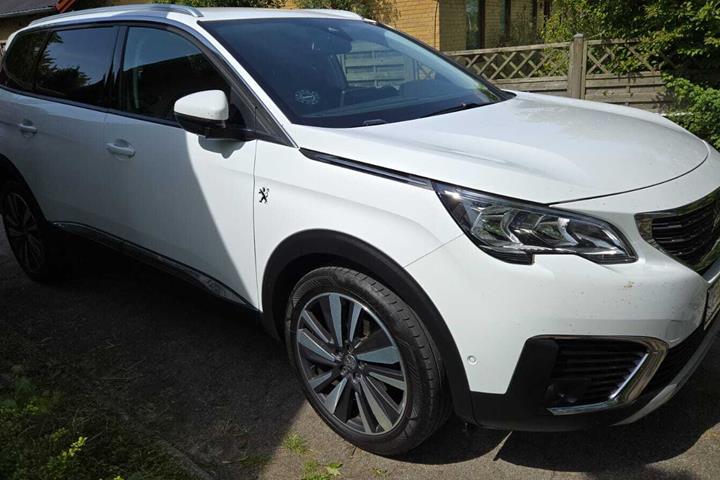 Hvid Peugeot 5008 fra 2017