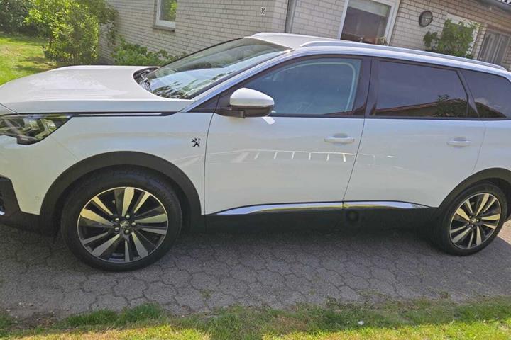 Hvid Peugeot 5008 fra 2017