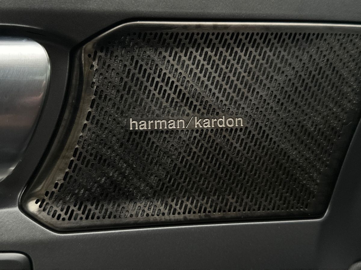 Blå Volvo XC40 fra 2021