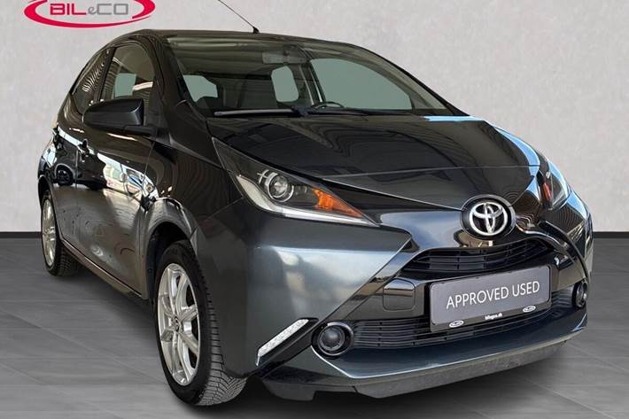 Sort Toyota Aygo fra 2016