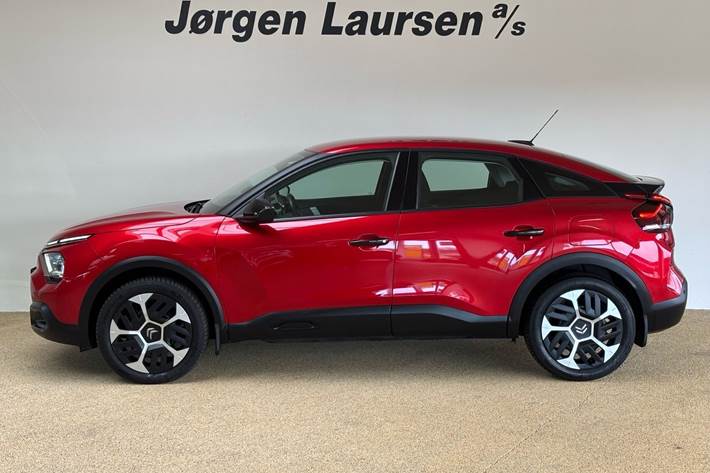 Rød Citroën C4 fra 2021