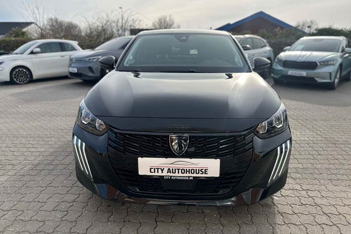 Sort Peugeot 208 fra 2024