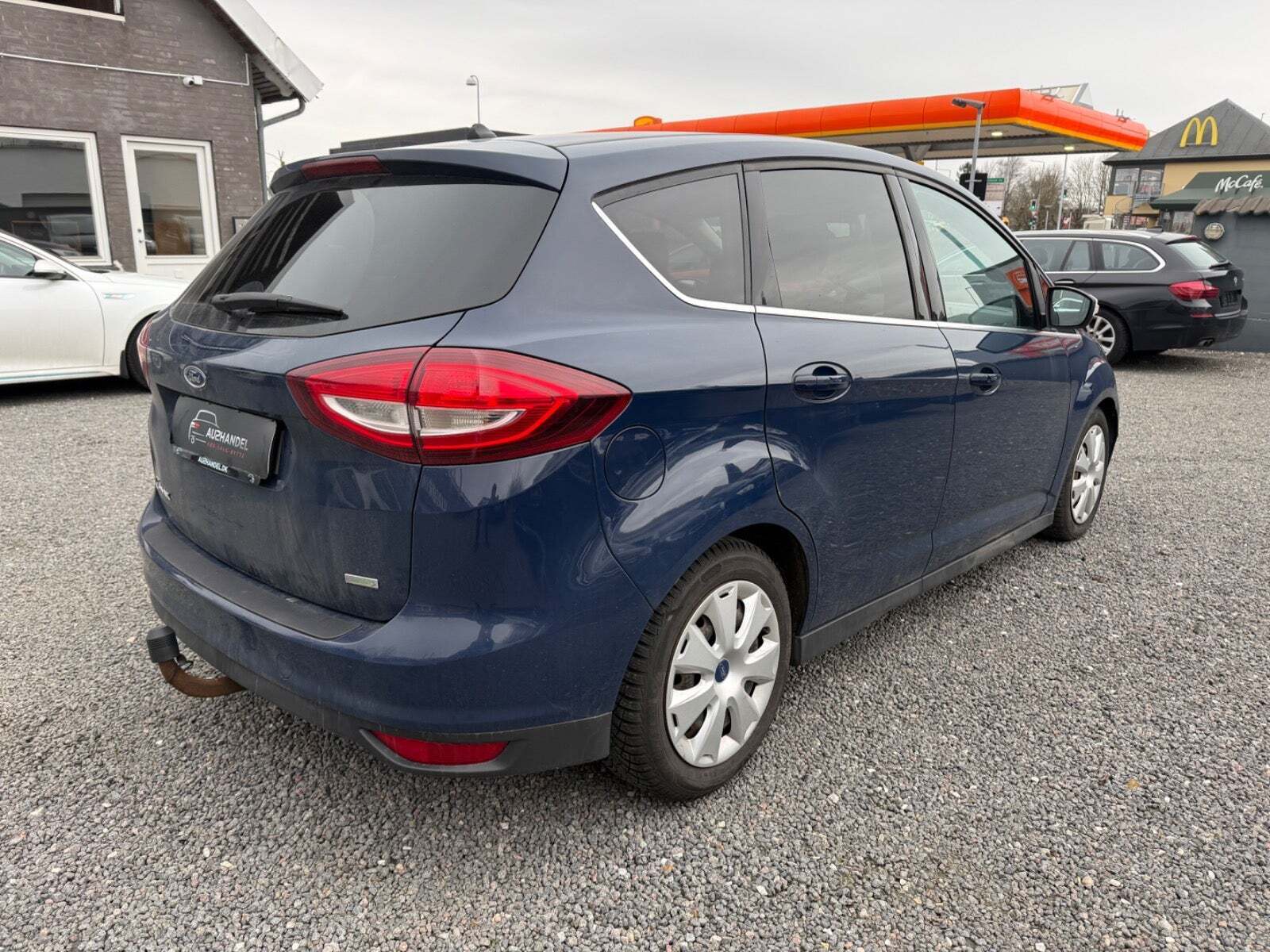 Blå Ford C-MAX fra 2017