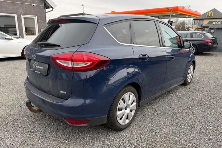 Blå Ford C-MAX fra 2017