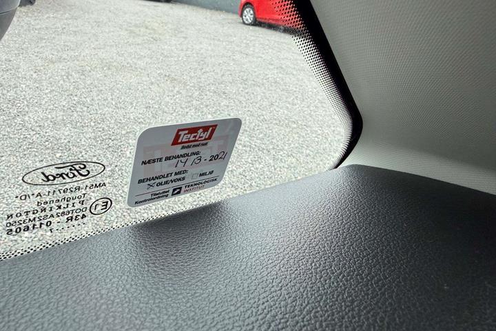 Blå Ford C-MAX fra 2017