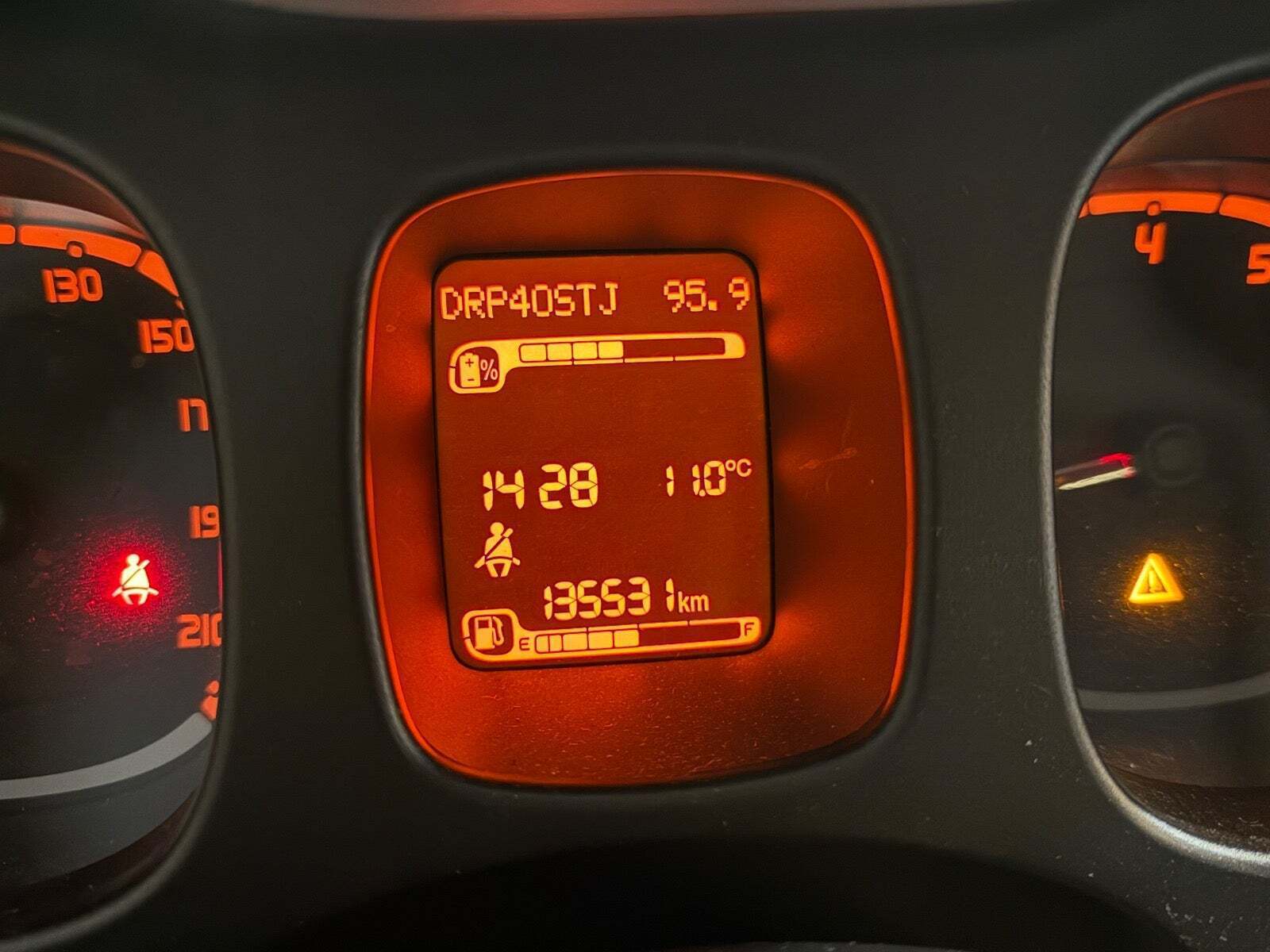 Blå Fiat Panda Cross fra 2020 set indefra