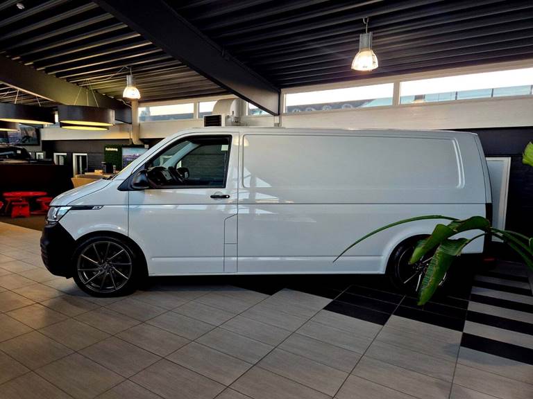 VW Transporter 2,0 TDi 150 Kassevogn DSG lang