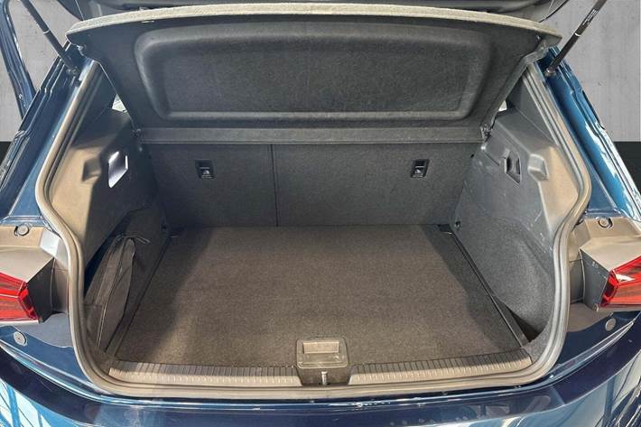 Blå Cupra Born fra 2023