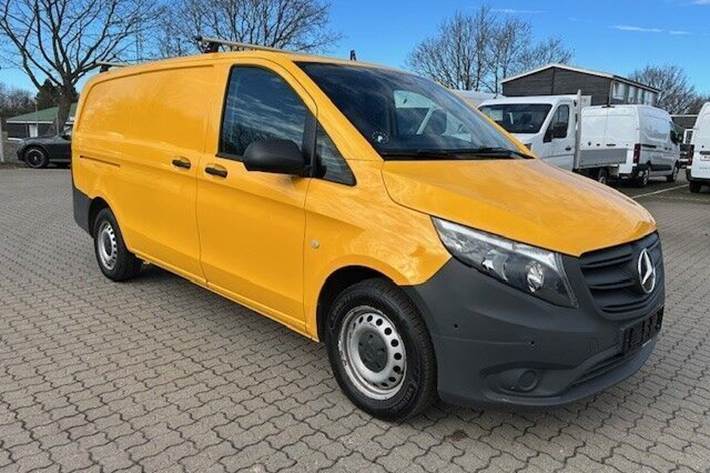 Gul Mercedes Vito 114 fra 2021